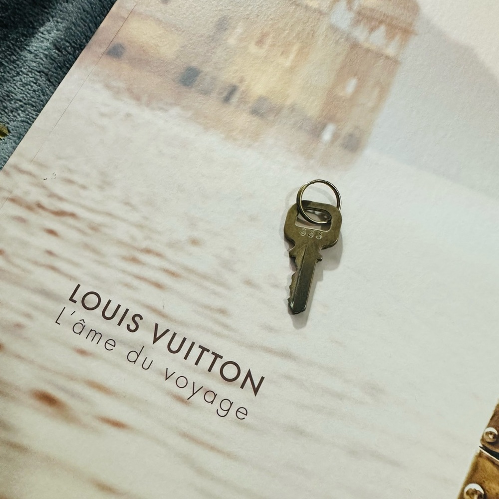 LV key #333